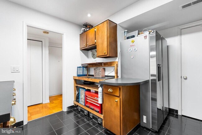 Building Photo - 110 Cross Keys Rd