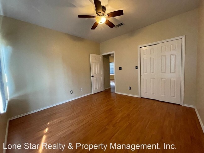 Building Photo - 3 br, 2 bath House - 596 Rocking C Dr