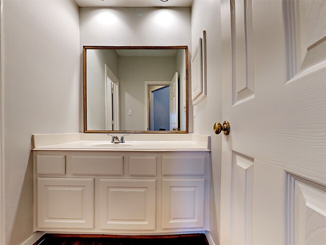 Building Photo - 3307 Clear Water Park Dr