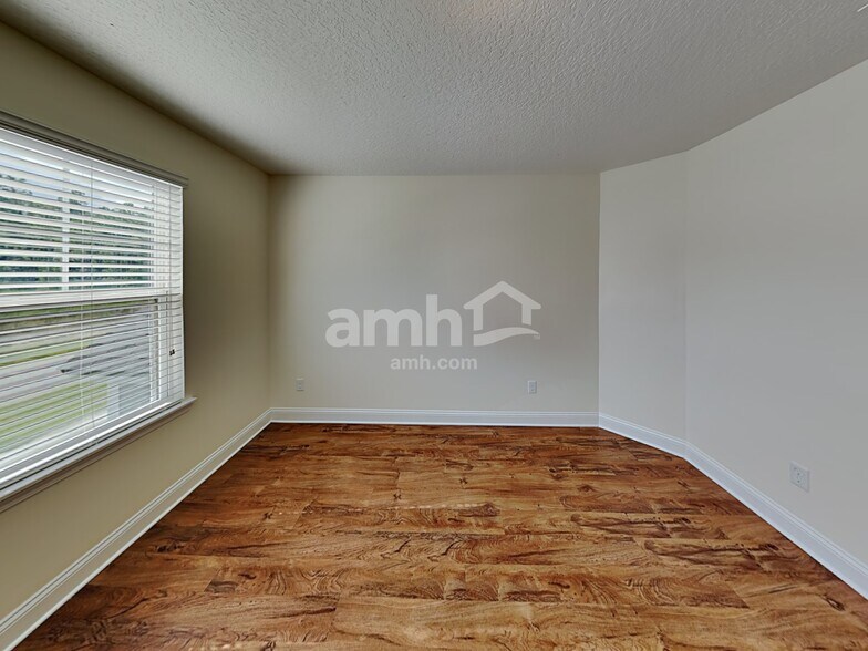 Building Photo - 327 Cortez Dr