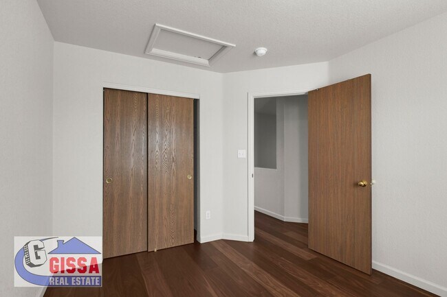 Building Photo - Cute home with engineered hardwood flooring throughout is available now!