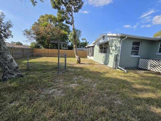 Building Photo - 9310 Marler Rd