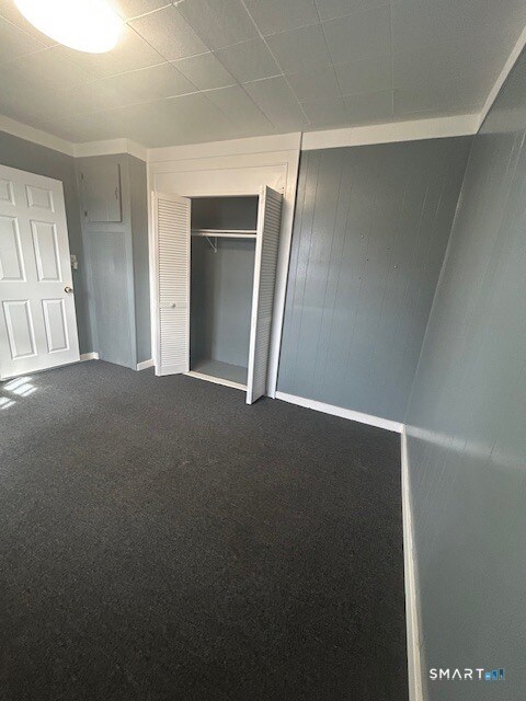 Building Photo - 20 Lounsbury Ave