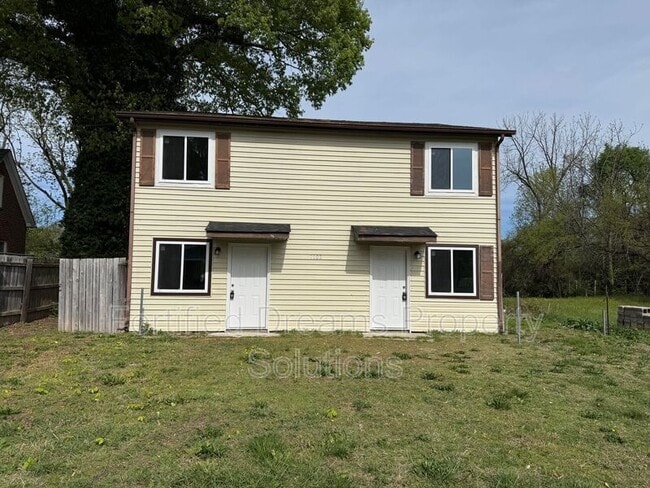 Building Photo - 1102 Campbell St