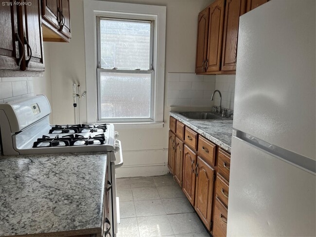 Building Photo - 43 California Ave