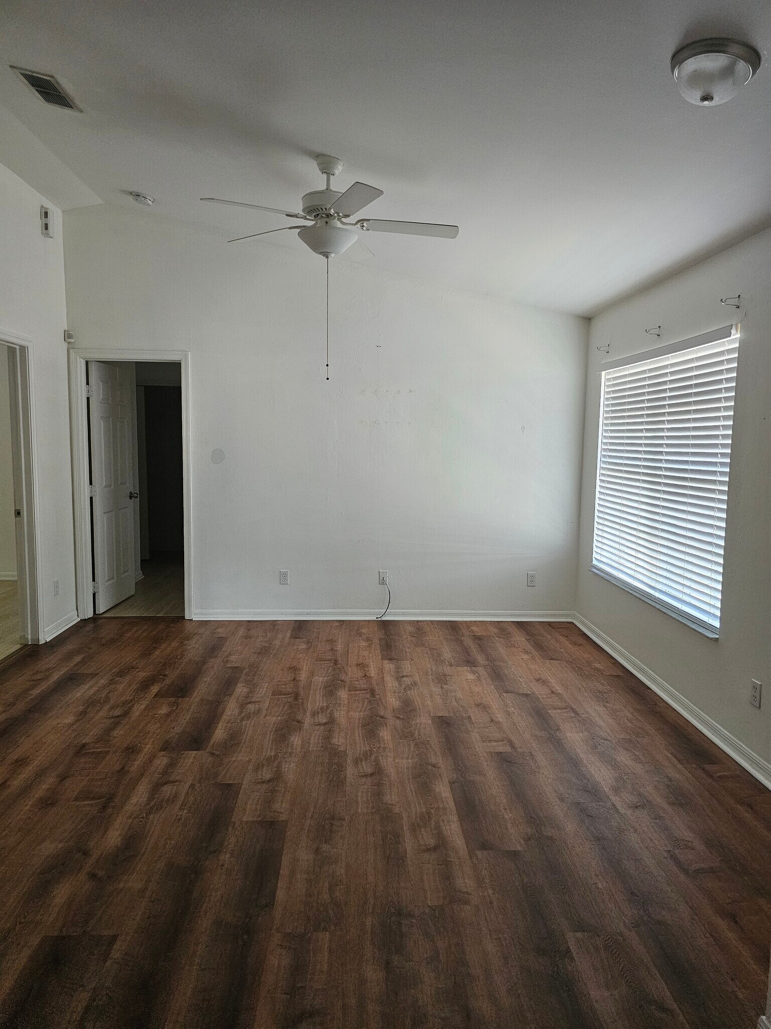 Building Photo - 117 Homer Ave S