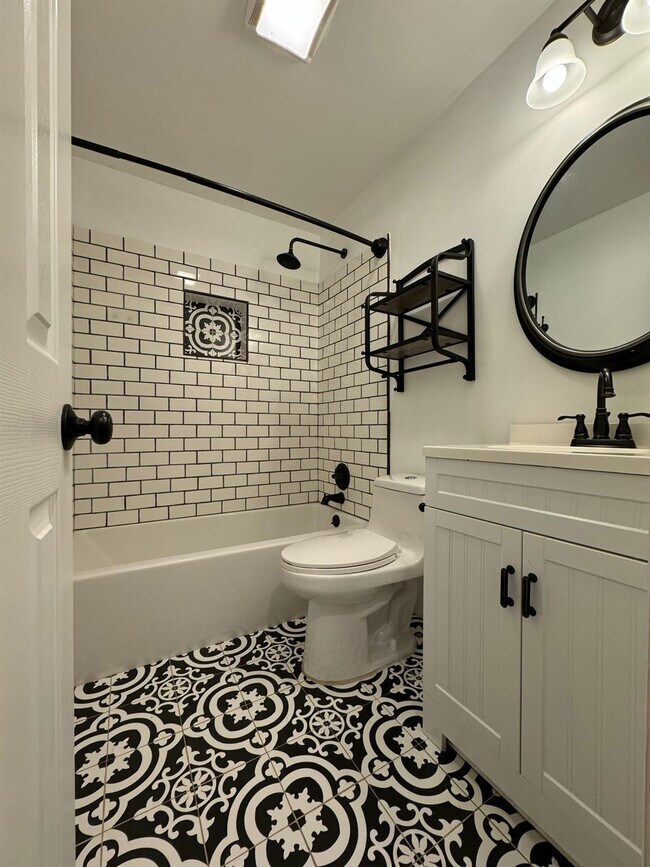 Building Photo - 9422 SW 51st St