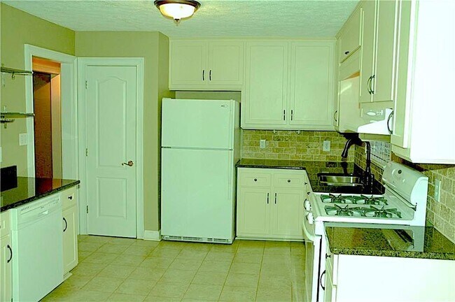 Building Photo - 444 Jo Ann Dr SE