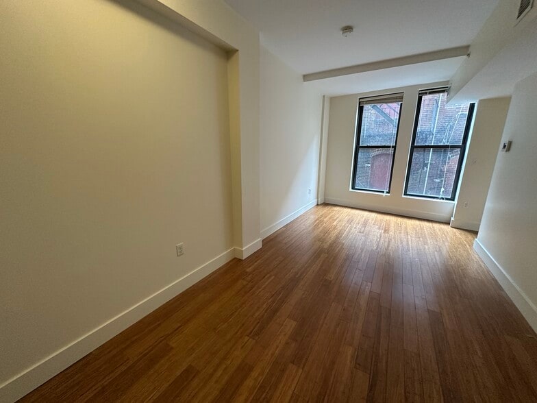 Building Photo - 17 Winter Pl