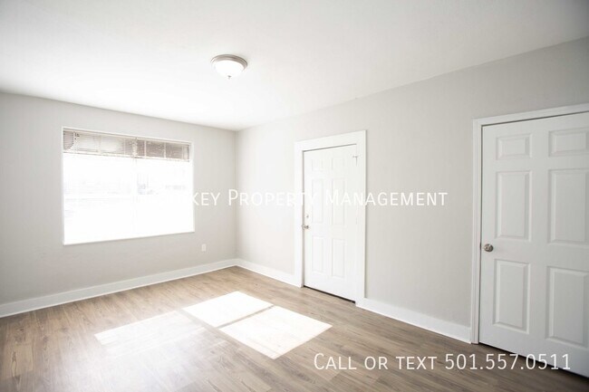 Building Photo - Move-in Special.: 1/2 Off First Month Rent...