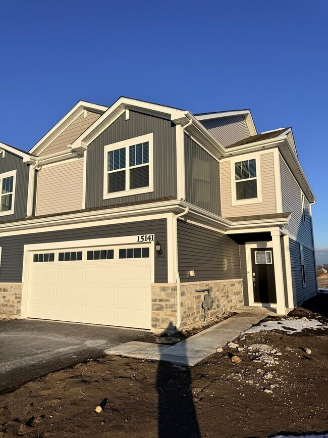 Building Photo - 15141 S Hepworth Pl