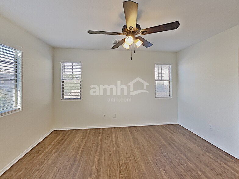 Building Photo - 14223 W Country Gables Dr