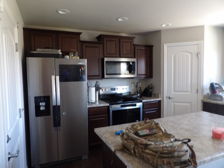 Building Photo - 10032 Castor Dr