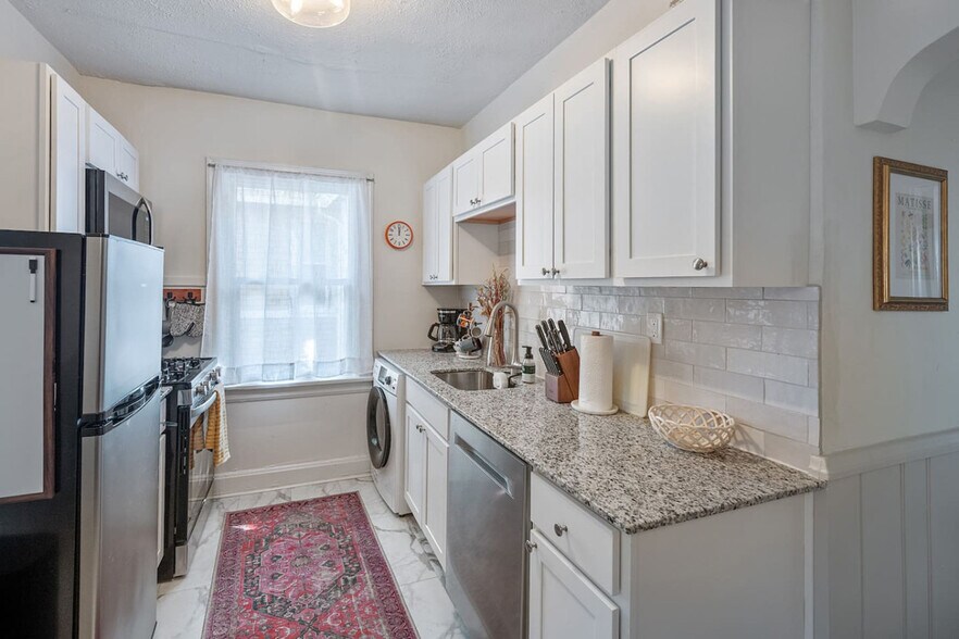 Building Photo - 6423 Kennedy Ave