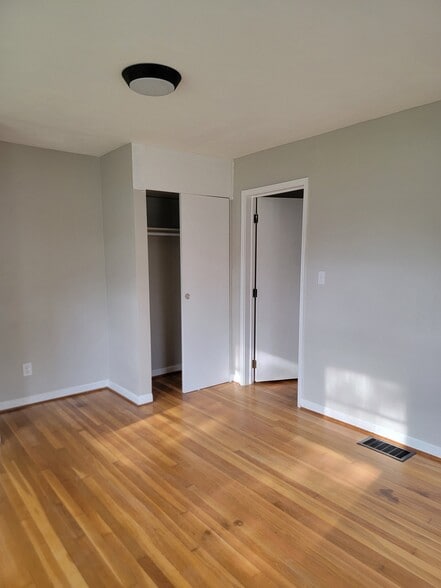Building Photo - 854 Santa Cruz Ave