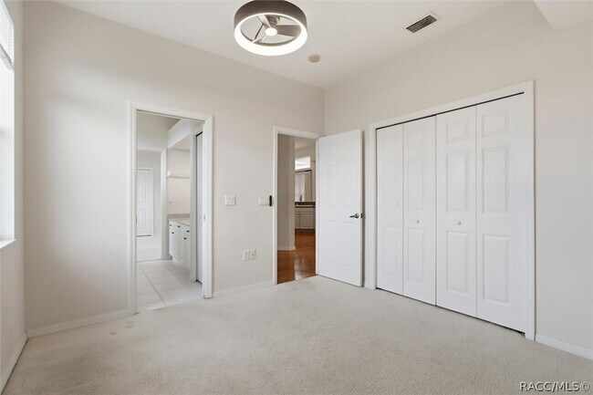 Building Photo - 215 W Mickey Mantle Path
