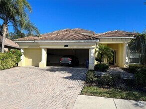 Building Photo - 6970 Scrub Jay Dr