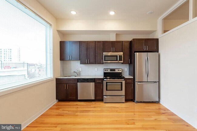 Building Photo - 1430 South St