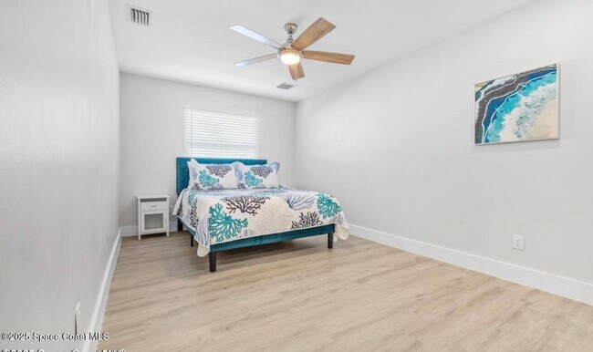 Building Photo - 6765 Angeles Rd