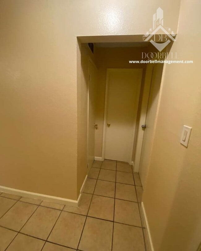 Building Photo - 24204 Clover Ave