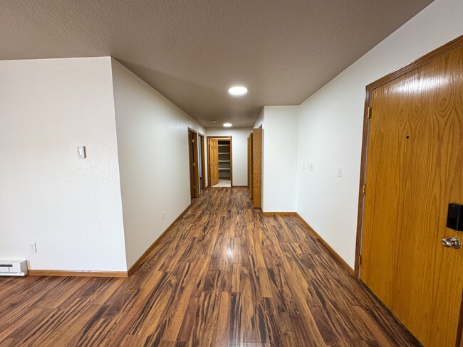 Building Photo - Theater Apartments Beulah