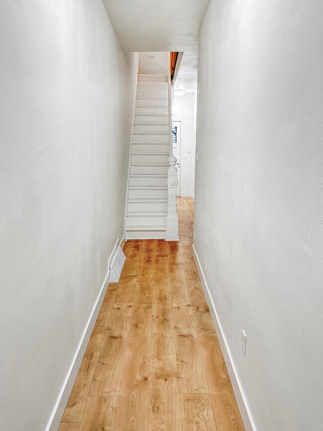 Building Photo - 500 S Mathilda St