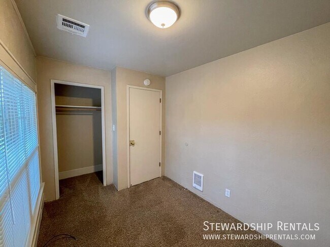 Building Photo - 1697 Orchard St