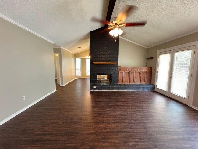 Building Photo - 1107 Spearson Ln