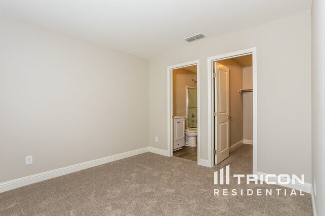 Building Photo - 2148 Comstock Ln