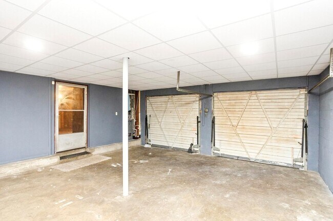 Building Photo - 2909 Cherry Hills Dr