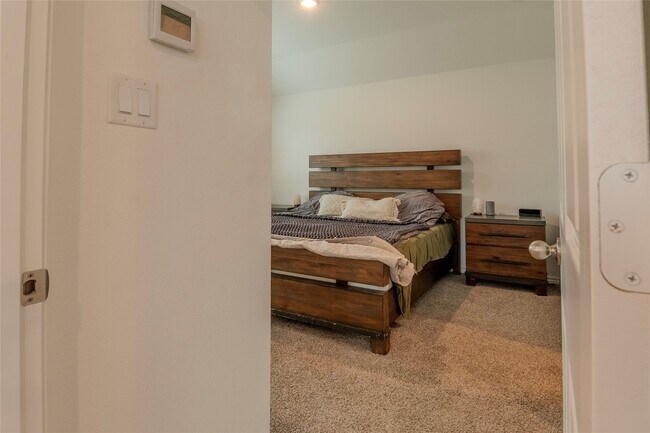 Building Photo - 824 Stoney Pt Ln