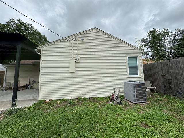 Building Photo - 2318 Fenwick Dr