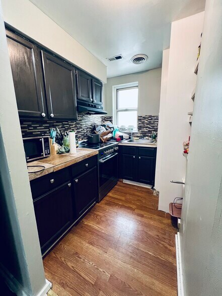 Unit 2 - Kitchen - 2031 N 15th St