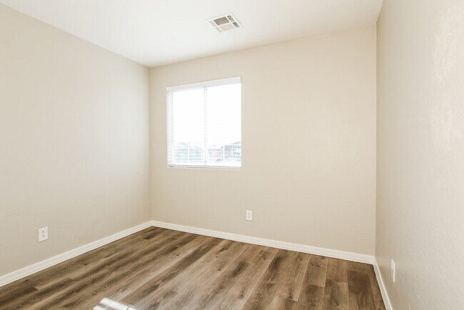 Building Photo - 22236 W Desert Bloom St