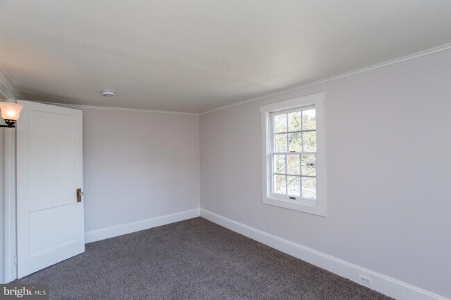 Building Photo - 766 Sergeantsville Rd