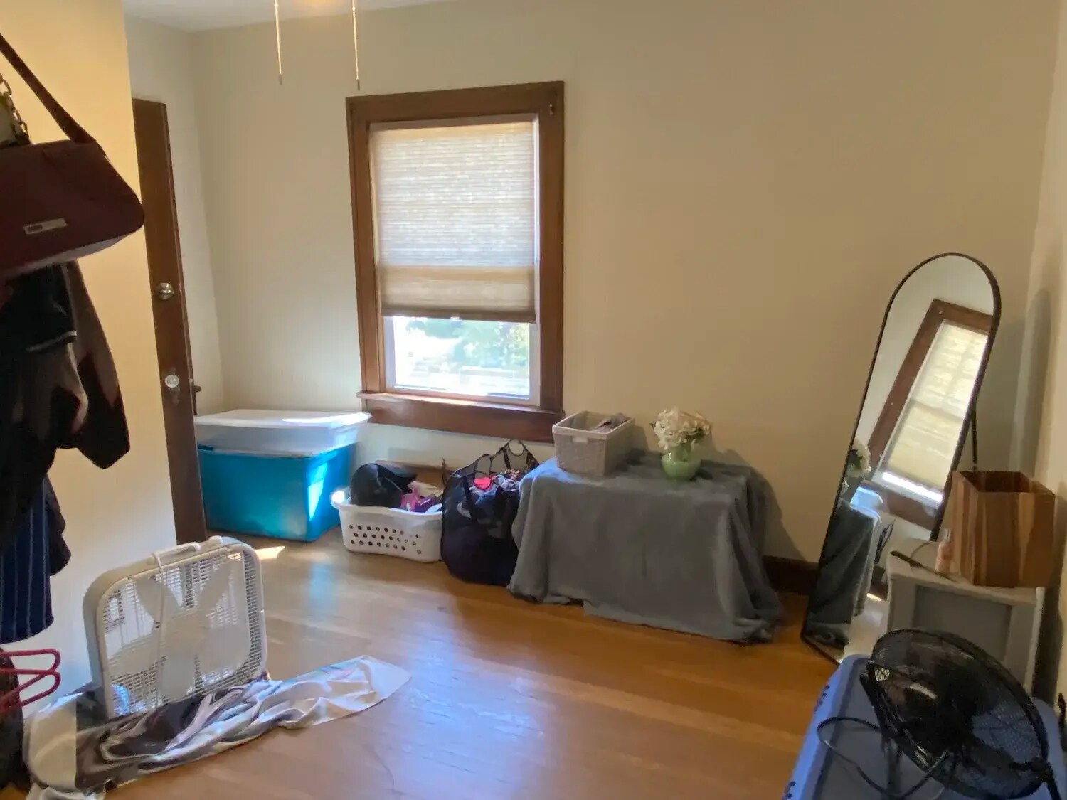 Building Photo - 512 S Eagleson Ave