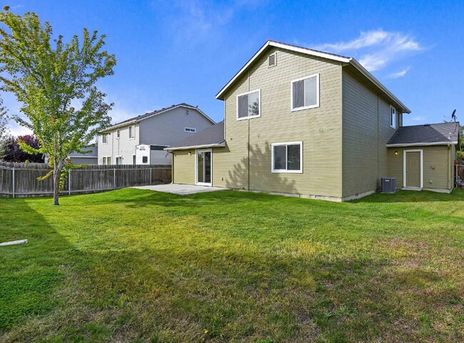 Building Photo - 3456 N Maplestone Ave