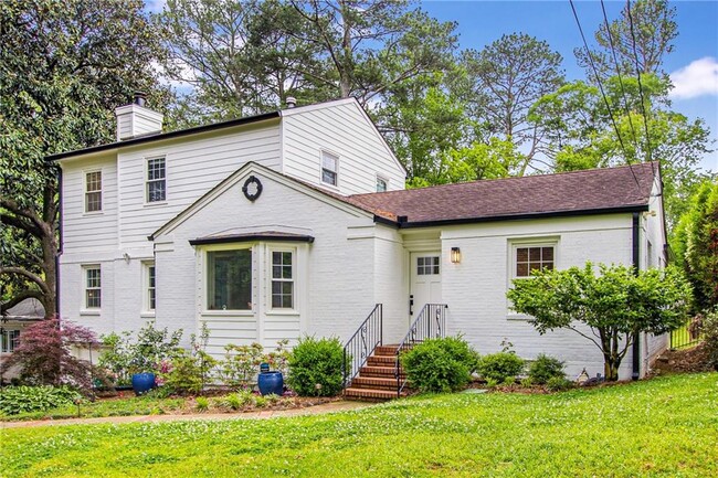 Building Photo - 1235 Spring Valley Ln NE