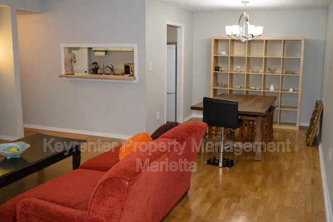 Building Photo - 1400 Summit N Dr