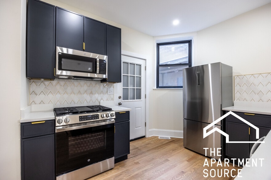 Building Photo - 4638 N Hamilton Ave