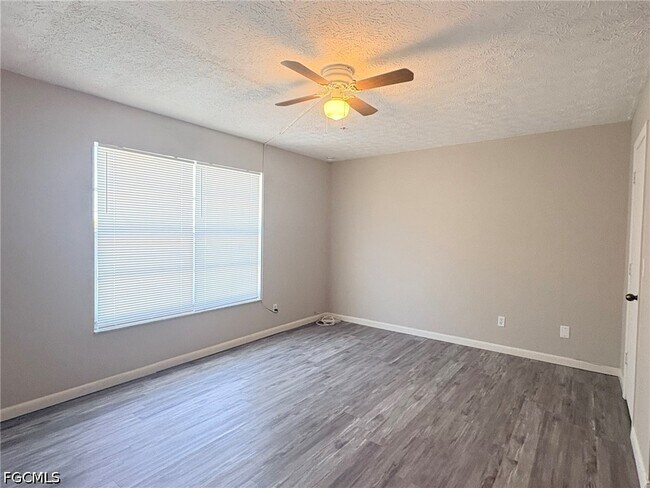 Building Photo - 1123 SW 48th Terrace