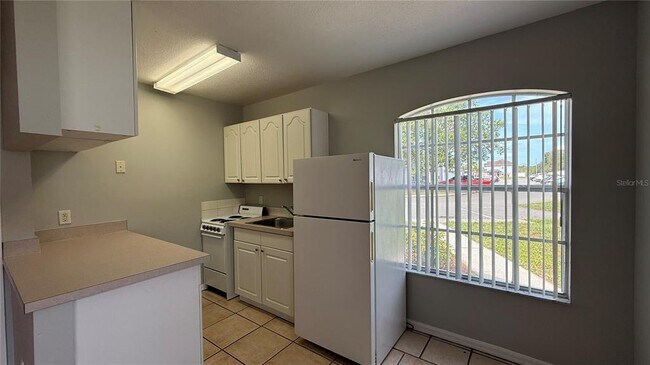 Building Photo - 871 Orchid Dr