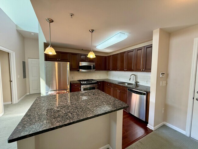 Building Photo - 850 E Main St