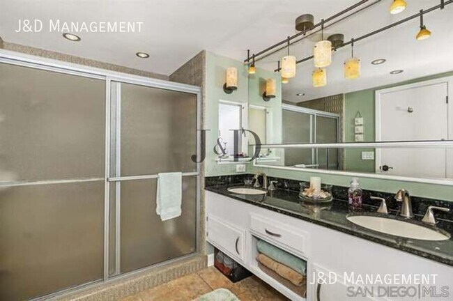 Building Photo - 3705 Putter Dr