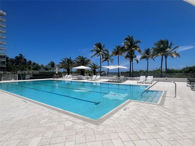 Building Photo - 605 Ocean Dr