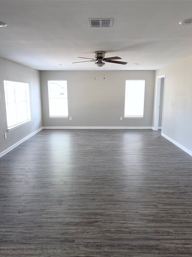 Building Photo - 3700 4th St