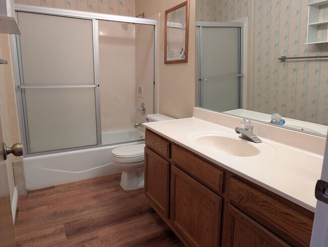 Building Photo - Cute Condo in Silverlakes