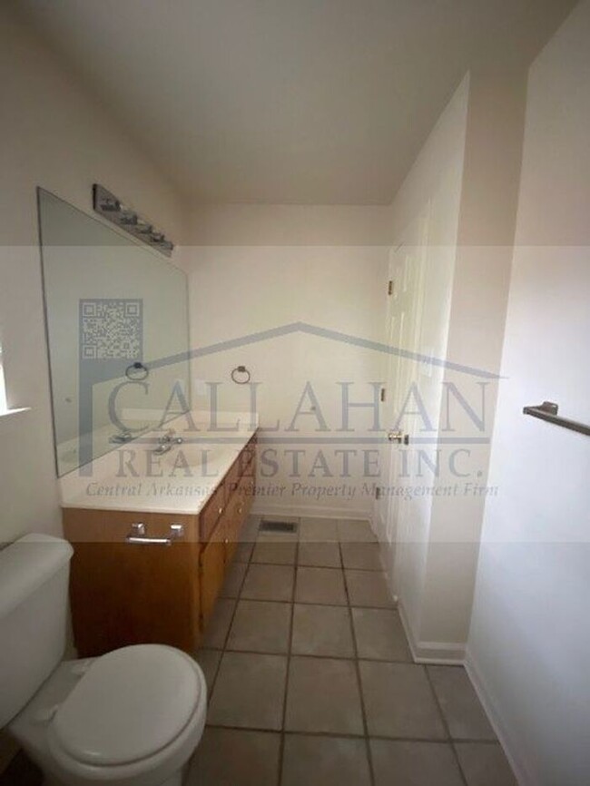 Building Photo - Sherwood 2 Bedroom Townhome