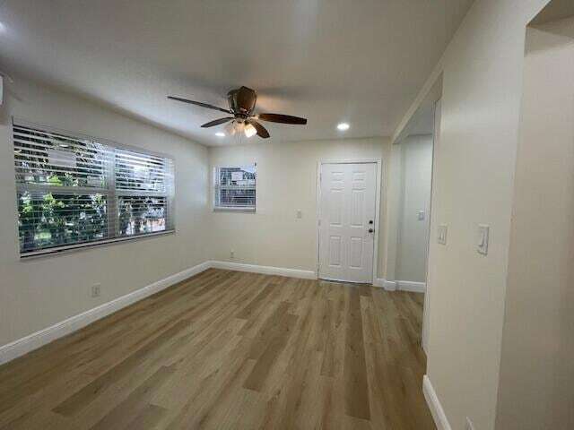 Building Photo - 302 N Tamarind Ave
