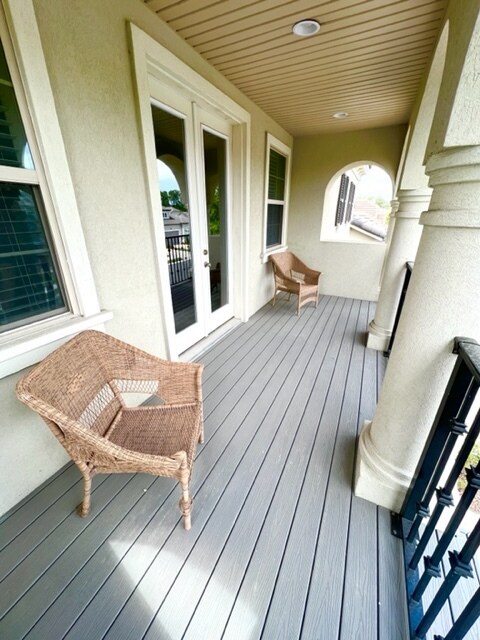 Building Photo - 3052 Lucena Ln